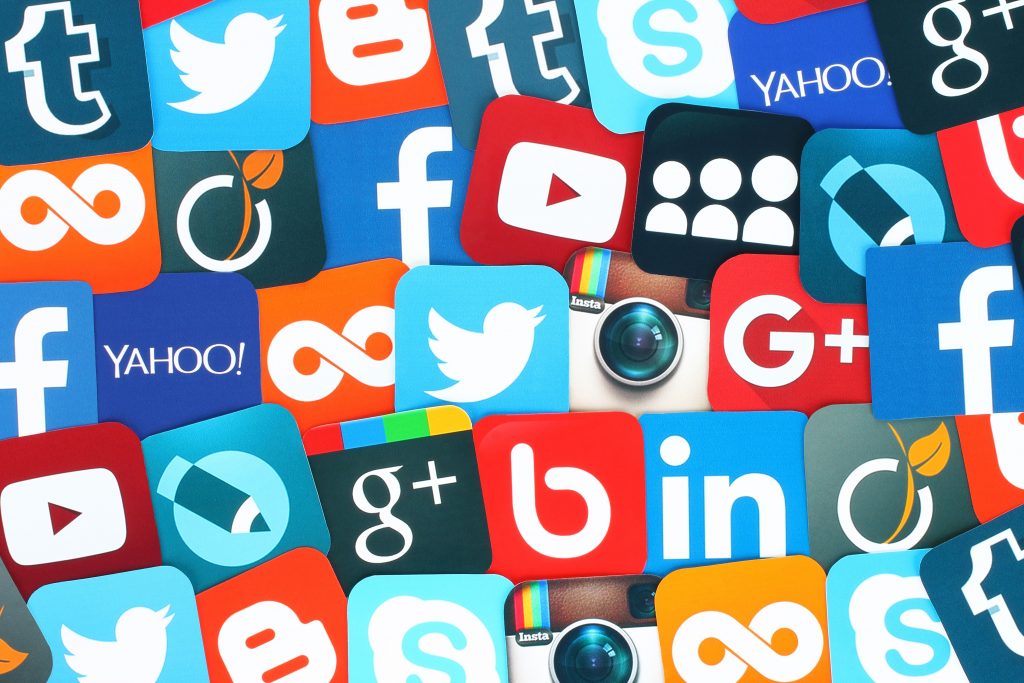 background-of-famous-social-media-icons-506177624-5b7ef18ec9e77c00506e21c1-1.jpg
